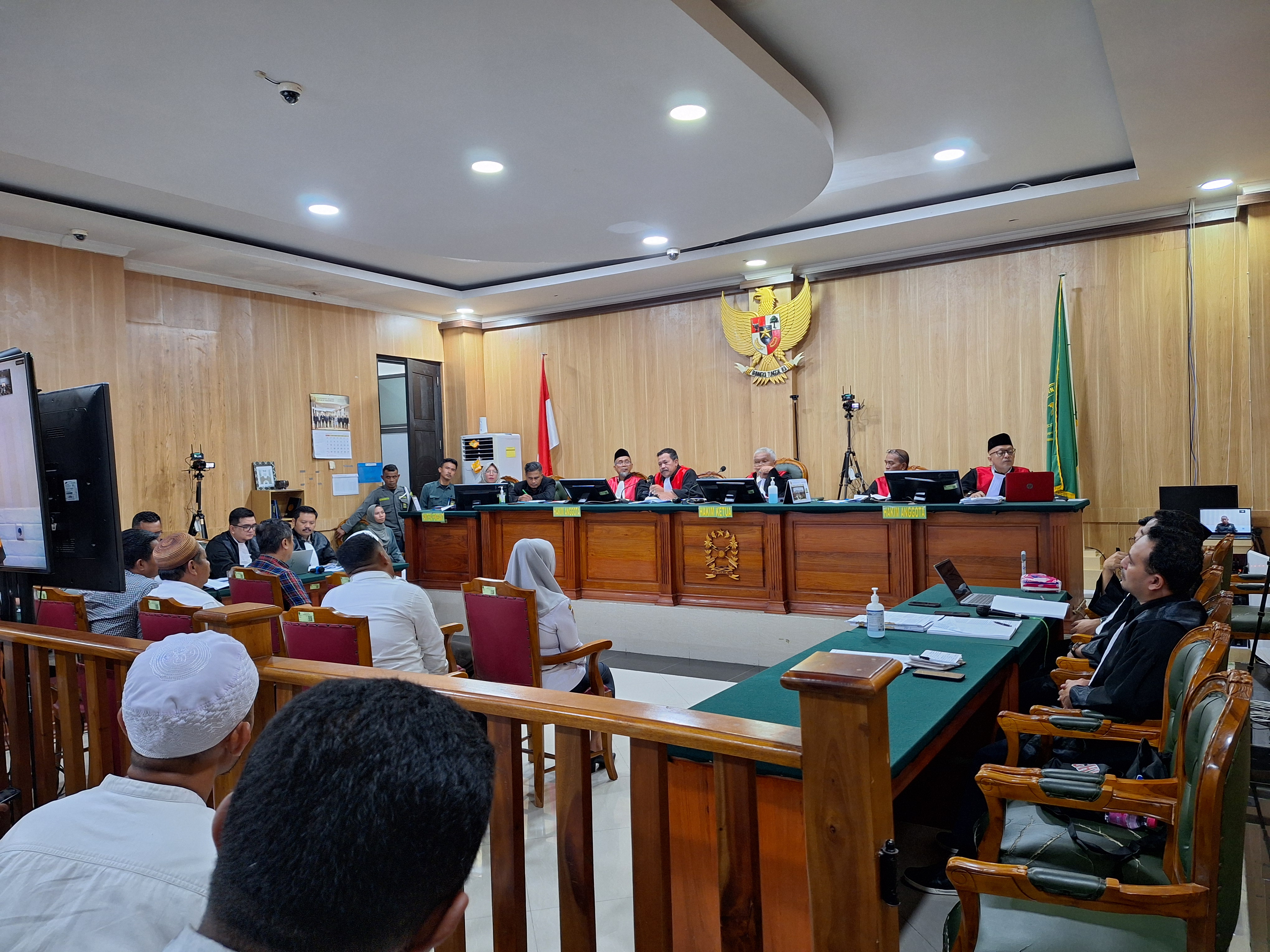 Sidang Saksi, Mantan Gubernur Malut Ini Dikerjai Anak Buahnya