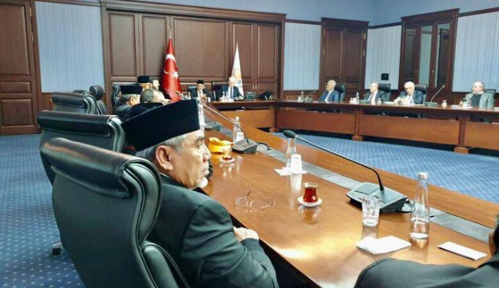 Dr.H.Muhammad Kasuba, MA, terlibat diskusi serius dengan Presiden Turky Recep Thaib Erdogan tentang perkembangan Geo Politik Global